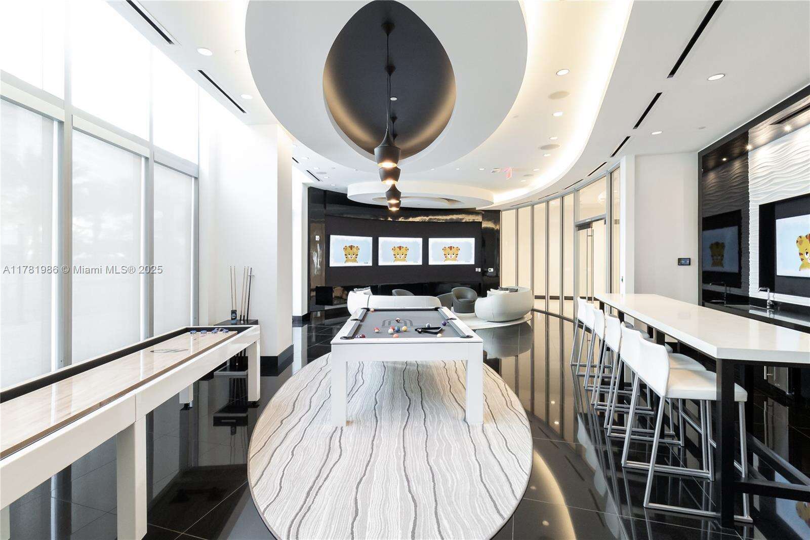 Paramount Miami Worldcenter at 851 1 Ave, Miami, FL 33132 - For Sale photo 21