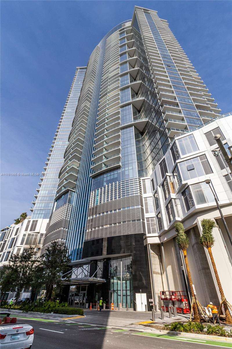 Paramount Miami Worldcenter at 851 1 Ave, Miami, FL 33132 - For Sale photo 27