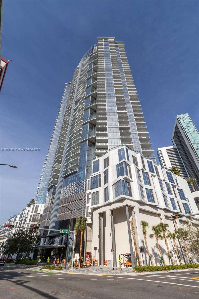 Paramount Miami Worldcenter at 851 1 Ave, Miami, FL 33132 - For Sale photo 29