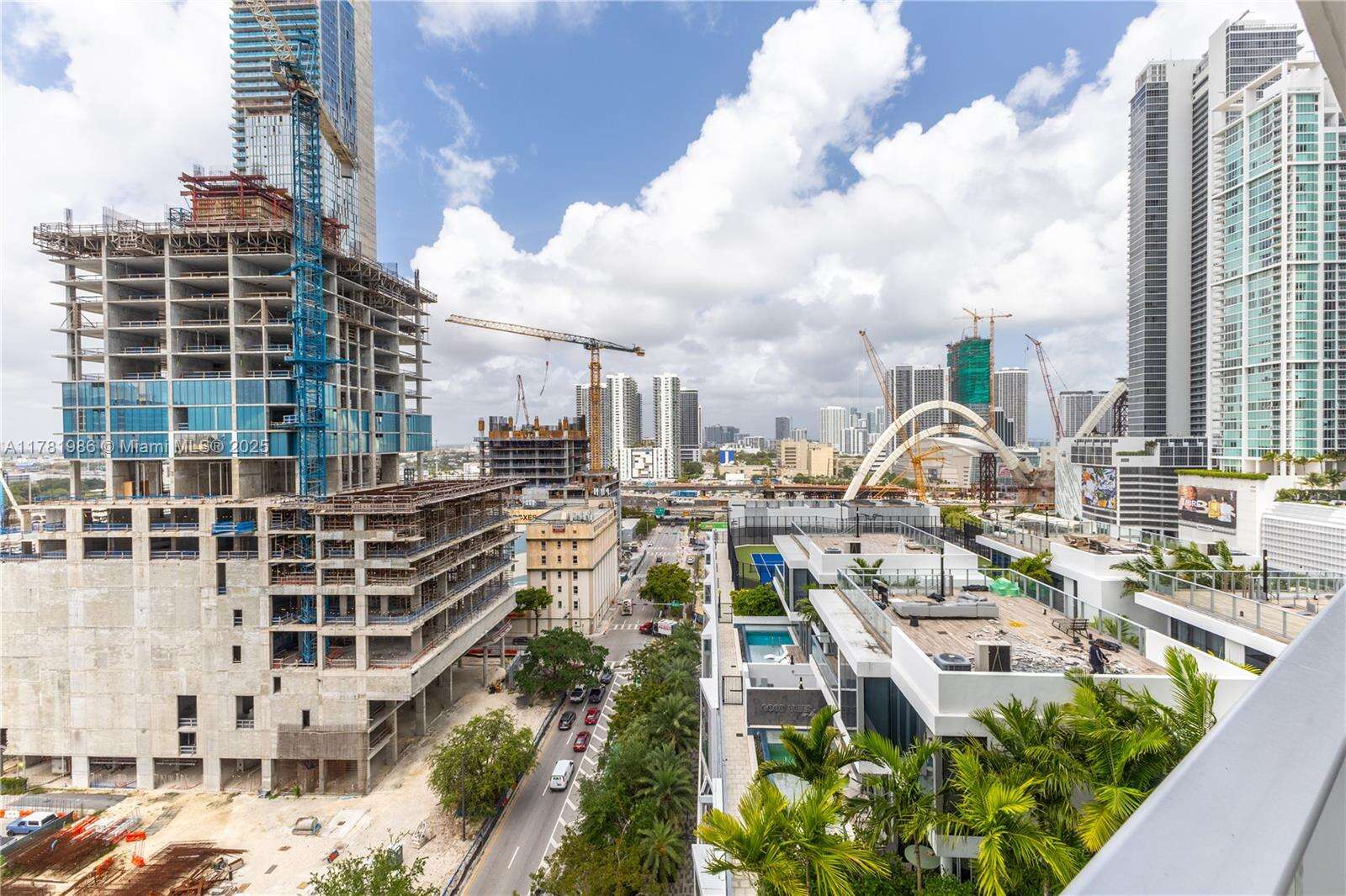 Paramount Miami Worldcenter at 851 1 Ave, Miami, FL 33132 - For Sale photo 8
