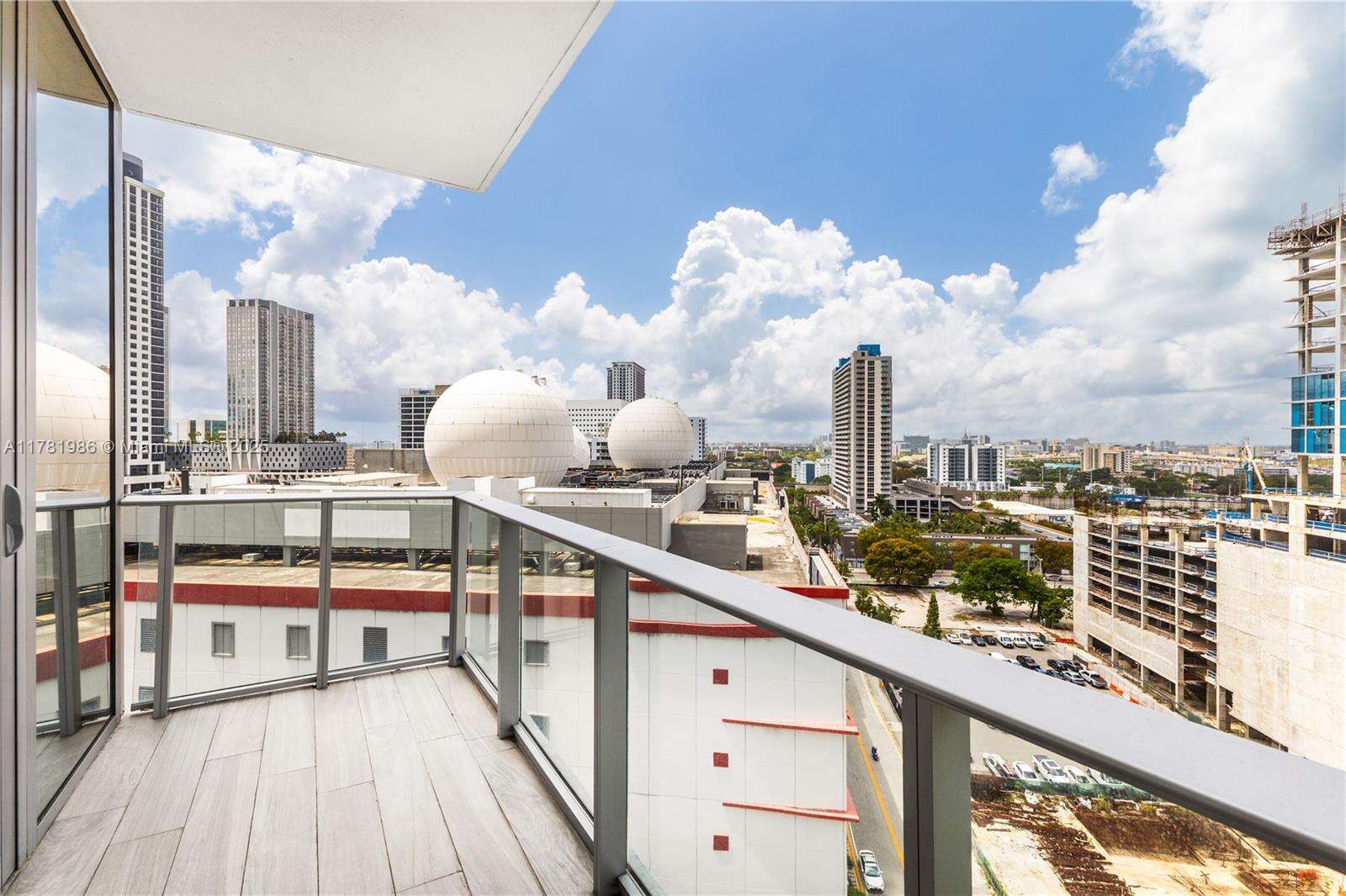 Paramount Miami Worldcenter at 851 1 Ave, Miami, FL 33132 - For Sale photo 9