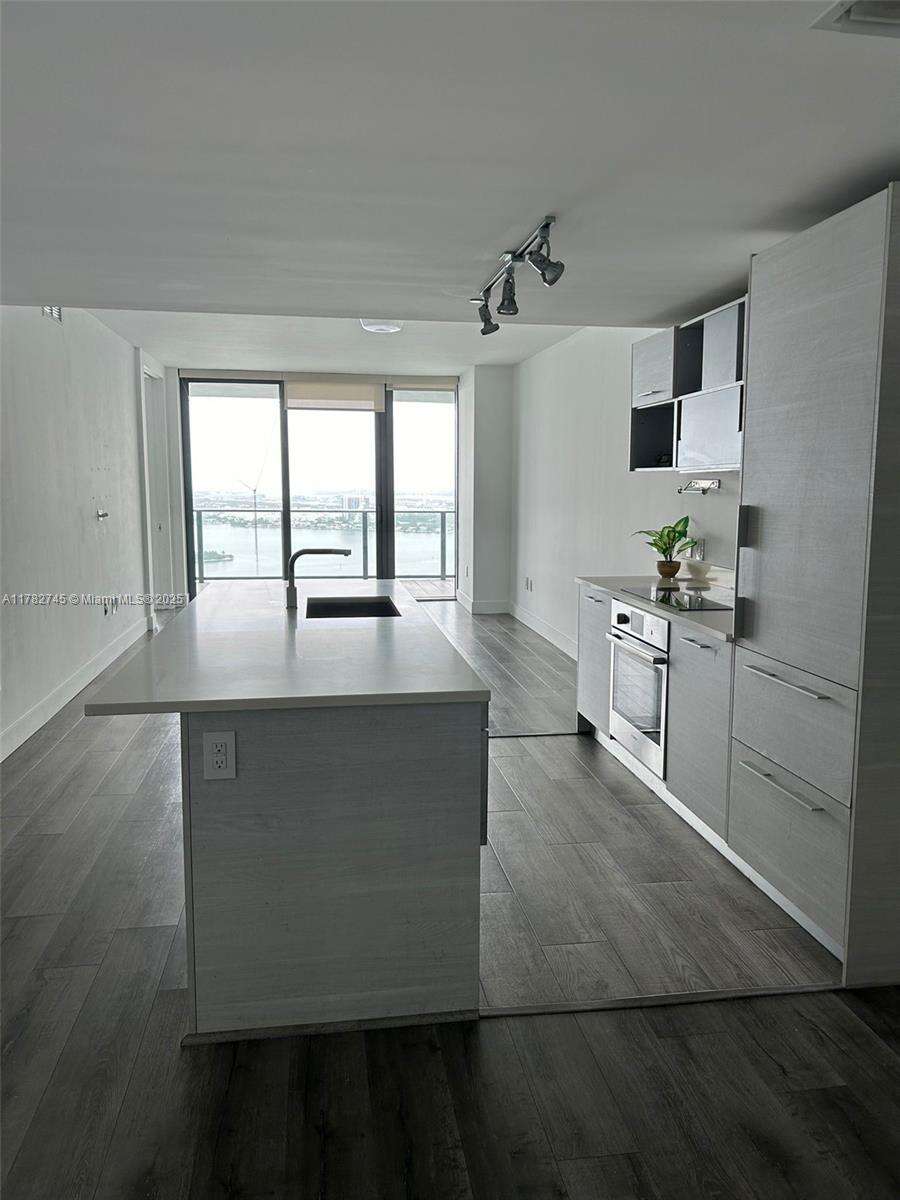 Paraiso Bay at Miami, FL 33137 - For Sale photo 3