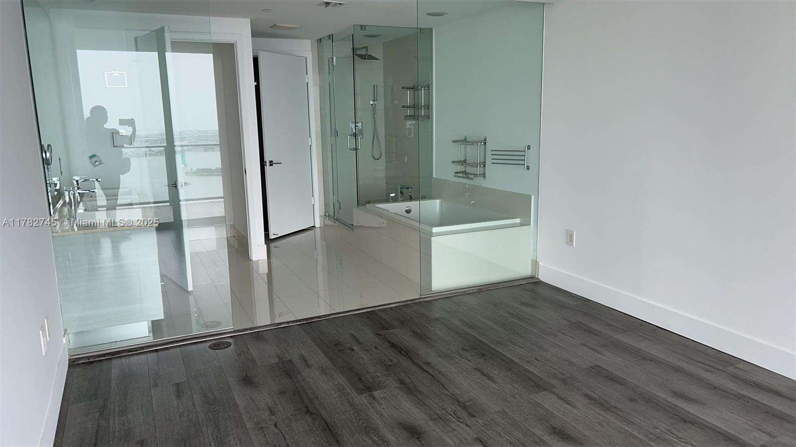 Paraiso Bay at Miami, FL 33137 - For Sale photo 5