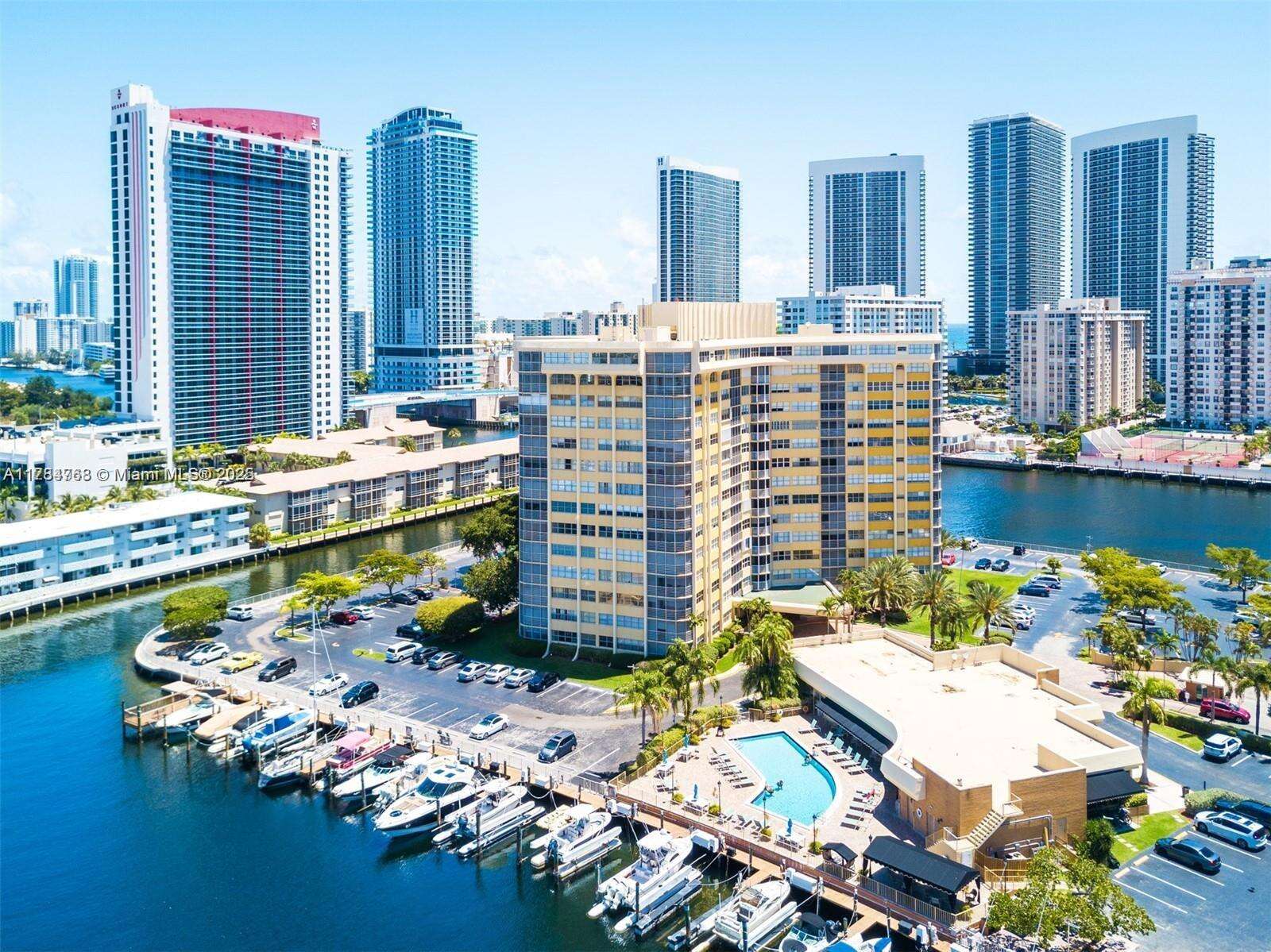 Lake Point Tower Condominium Condos for Sale & Rent | Picture 1