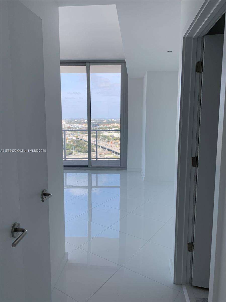 Paramount Miami Worldcenter at 851 1 Ave, Miami, FL 33132 - For Sale photo 12