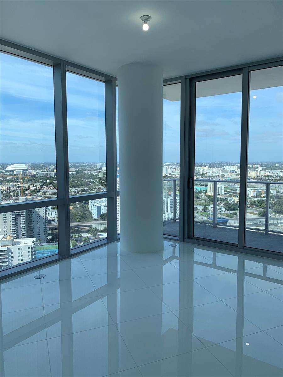 Paramount Miami Worldcenter at 851 1 Ave, Miami, FL 33132 - For Sale photo 13