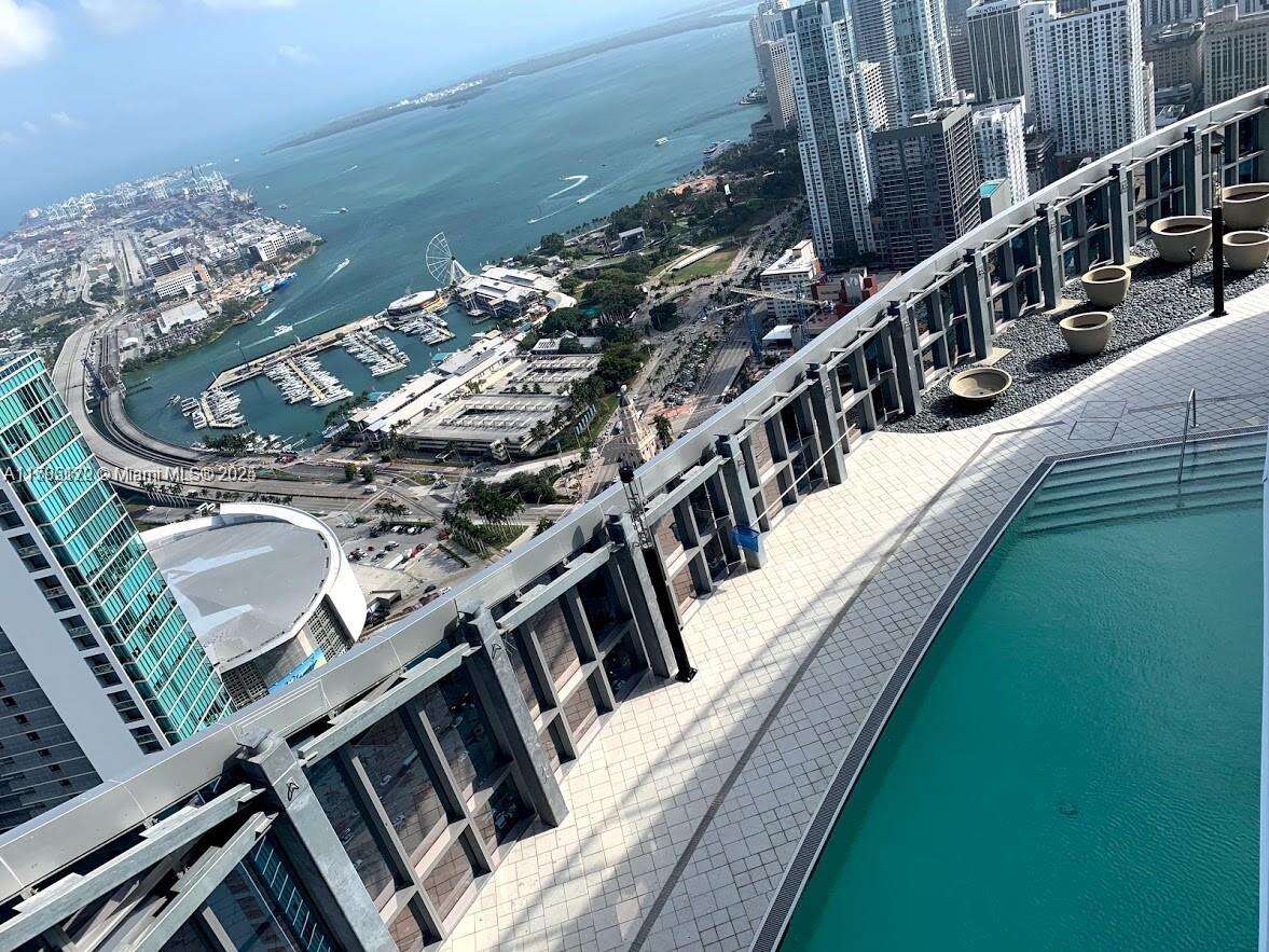Paramount Miami Worldcenter at 851 1 Ave, Miami, FL 33132 - For Sale photo 17