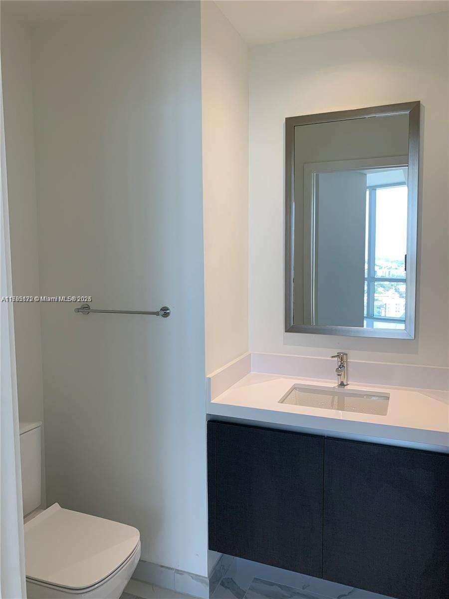 Paramount Miami Worldcenter at 851 1 Ave, Miami, FL 33132 - For Sale photo 23