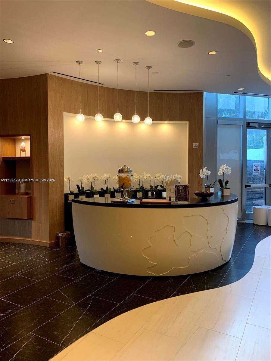 Paramount Miami Worldcenter at 851 1 Ave, Miami, FL 33132 - For Sale photo 27