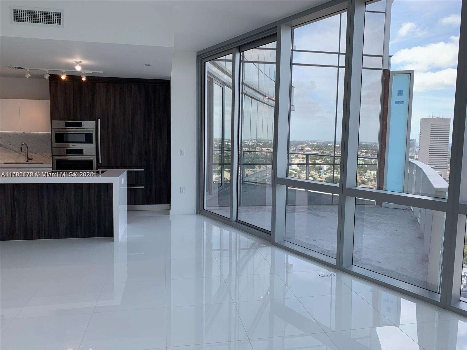 Paramount Miami Worldcenter at 851 1 Ave, Miami, FL 33132 - For Sale photo 6
