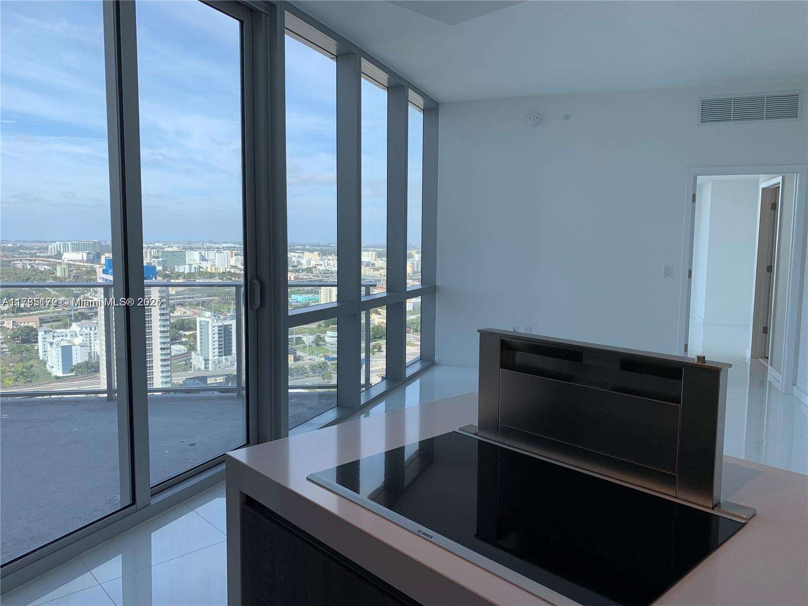Paramount Miami Worldcenter at 851 1 Ave, Miami, FL 33132 - For Sale photo 9