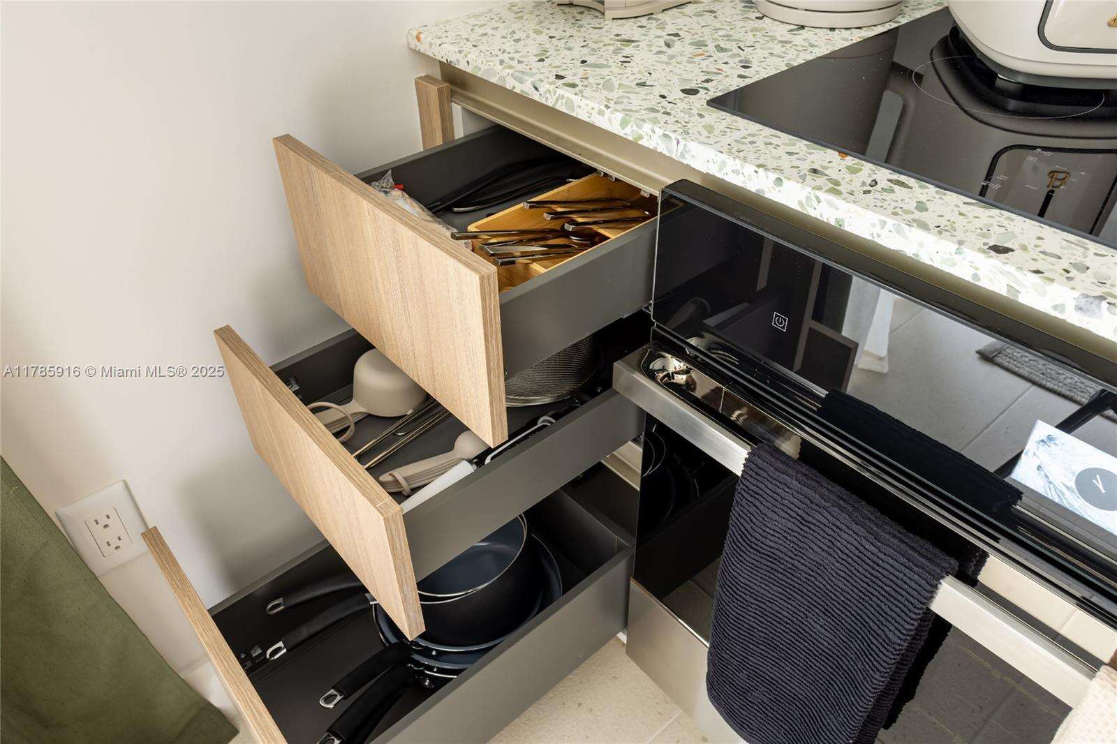 159 NE 6TH STREET - 159 6th St, Miami, FL 33132 | Picture 14