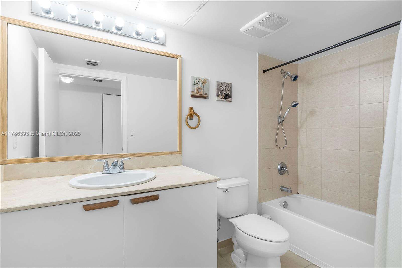 LA PERLA - 16699 Collins Ave, Sunny Isles Beach, FL 33160 | Picture 14