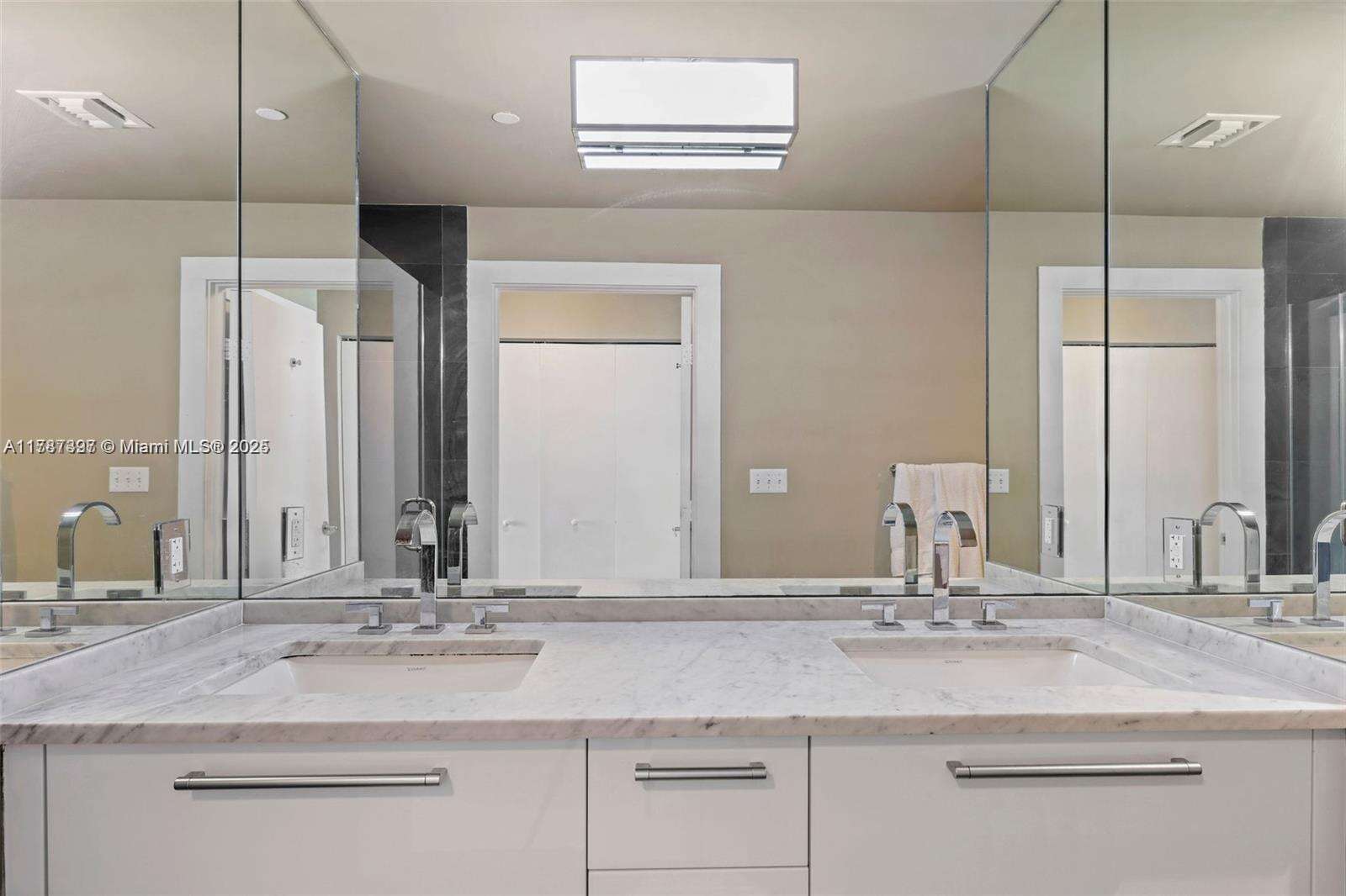 900 Biscayne at 900 Biscayne Blvd, Miami, FL 33132 - For Sale photo 16