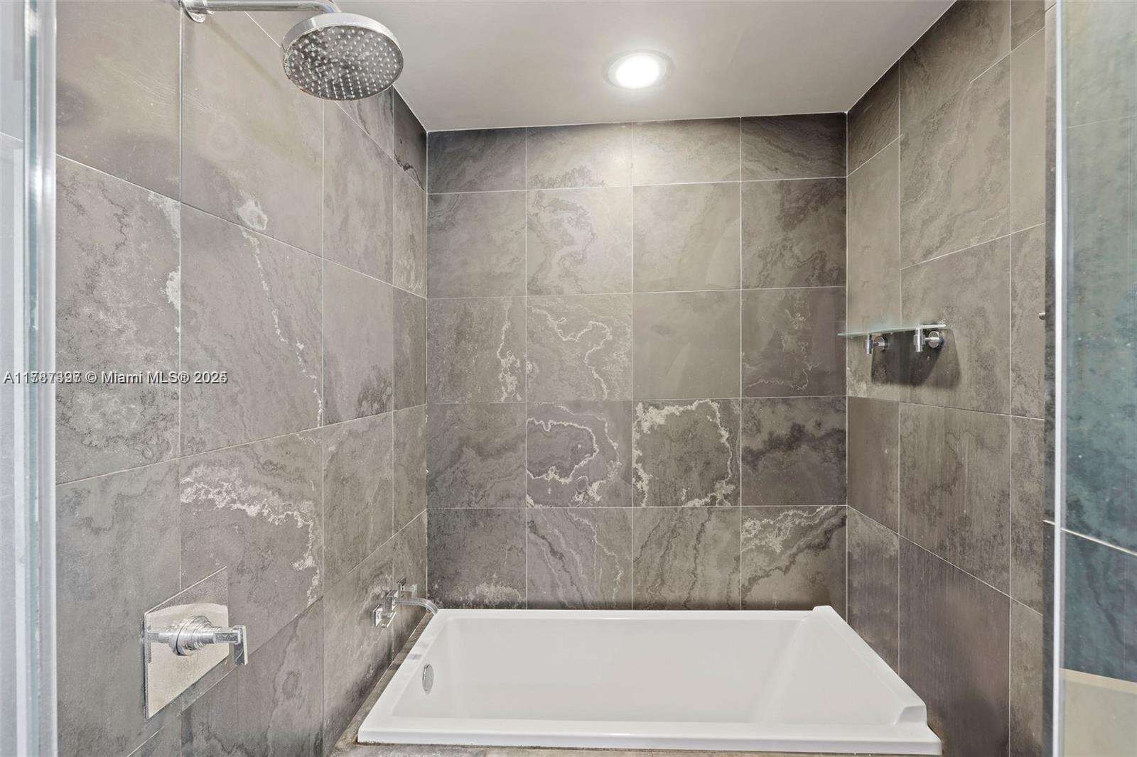 900 Biscayne at 900 Biscayne Blvd, Miami, FL 33132 - For Sale photo 18