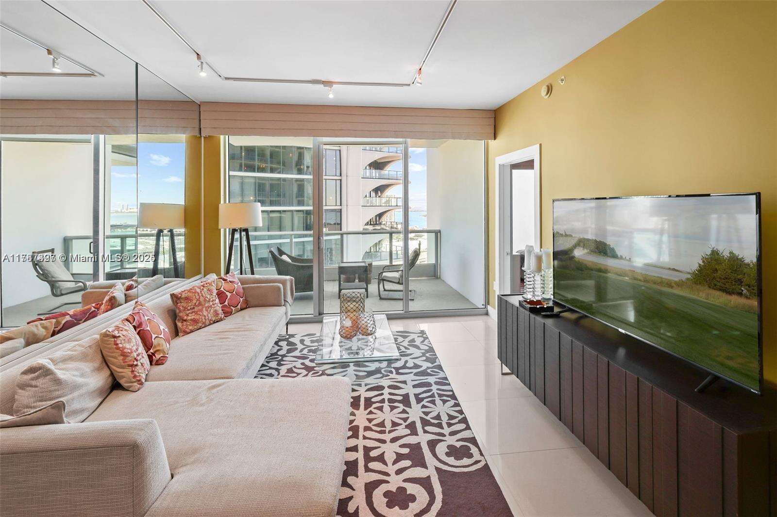 900 Biscayne at 900 Biscayne Blvd, Miami, FL 33132 - For Sale photo 6