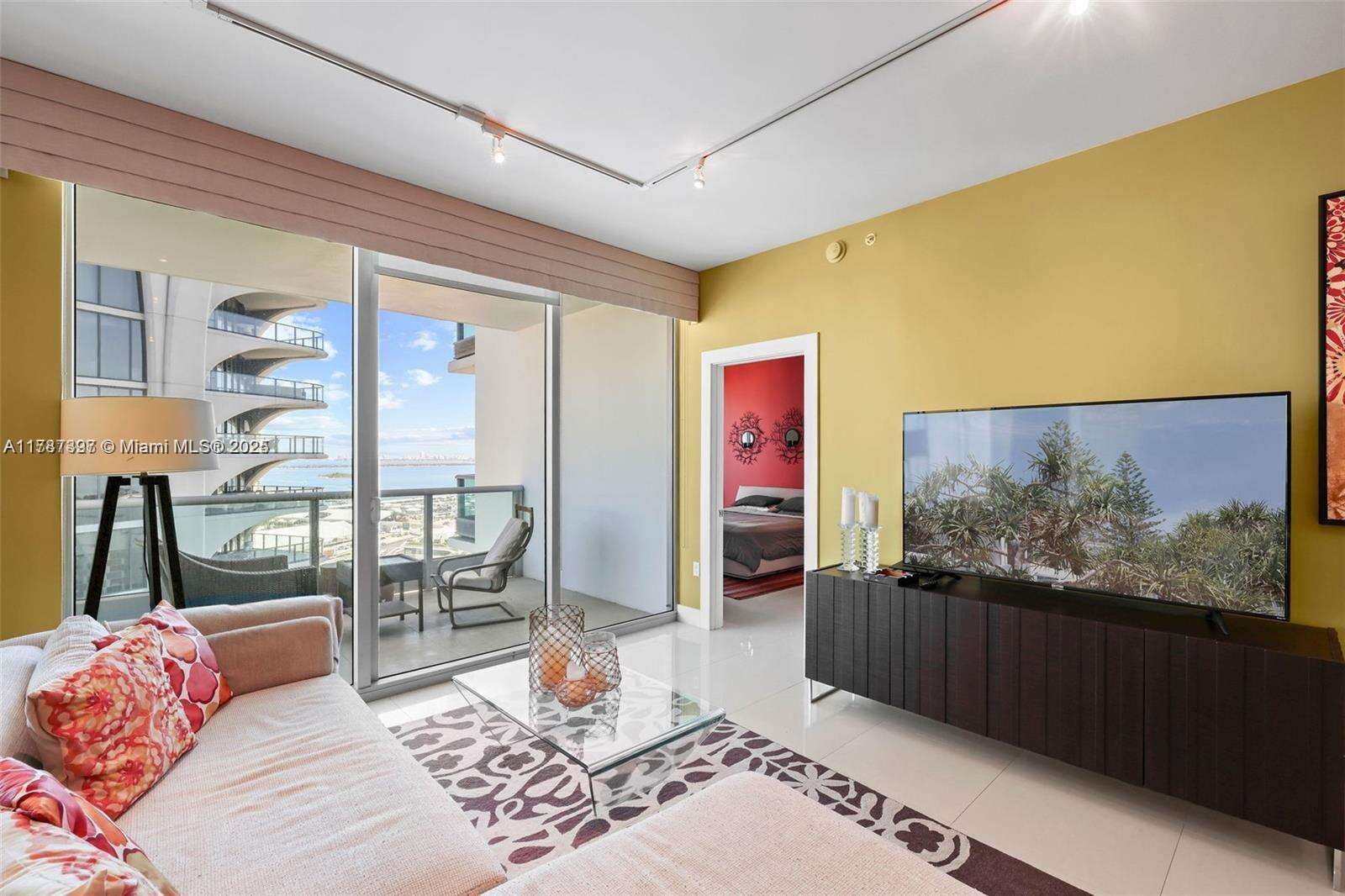 900 Biscayne at 900 Biscayne Blvd, Miami, FL 33132 - For Sale photo 7