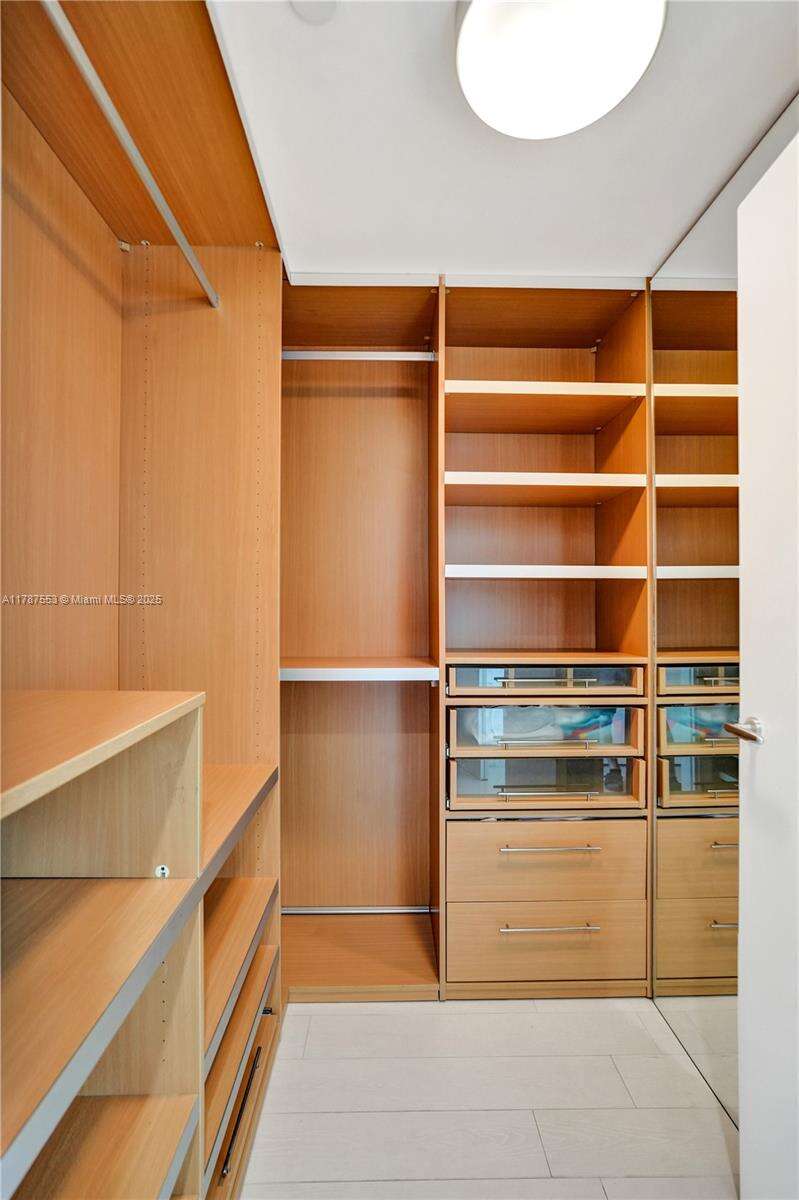 Epic Residences at 200 Biscayne Blvd Way, Miami, FL 33131 - For Sale photo 14