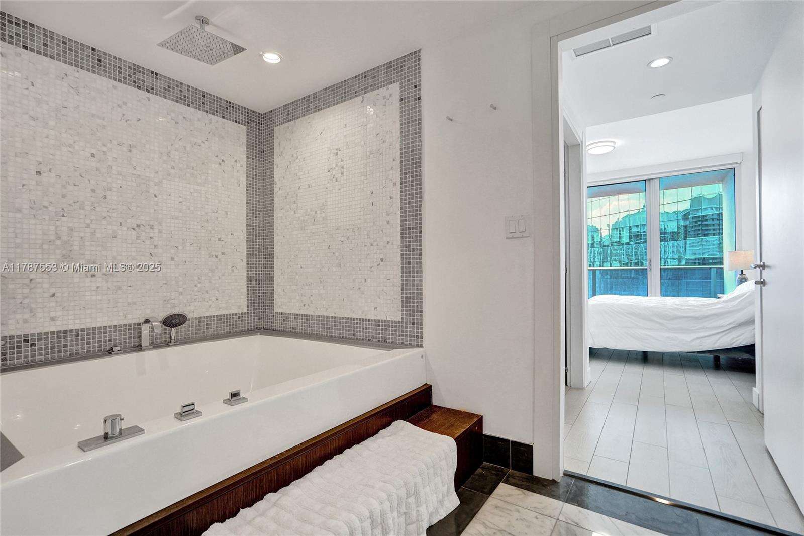 Epic Residences at 200 Biscayne Blvd Way, Miami, FL 33131 - For Sale photo 15