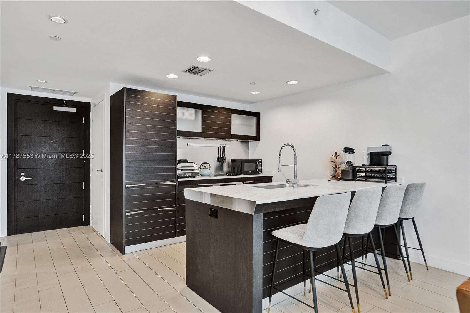Epic Residences at 200 Biscayne Blvd Way, Miami, FL 33131 - For Sale photo 5