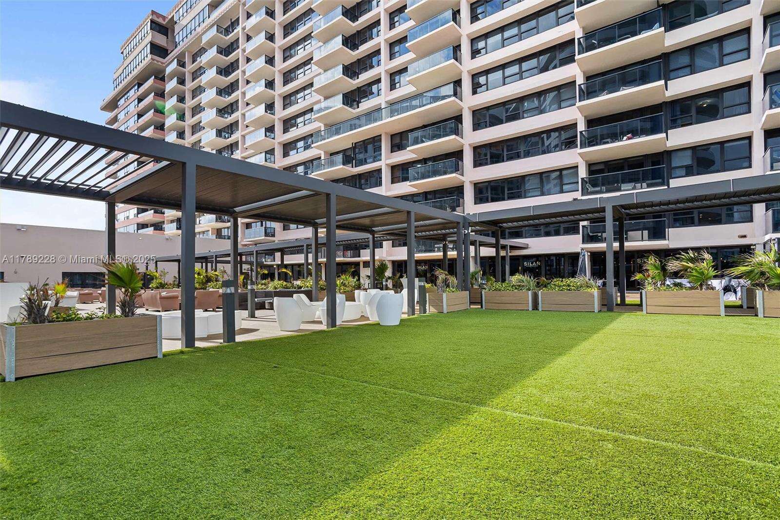 The Alexander at 5225 Collins Ave, Miami Beach, FL 33140 - For Sale photo 31