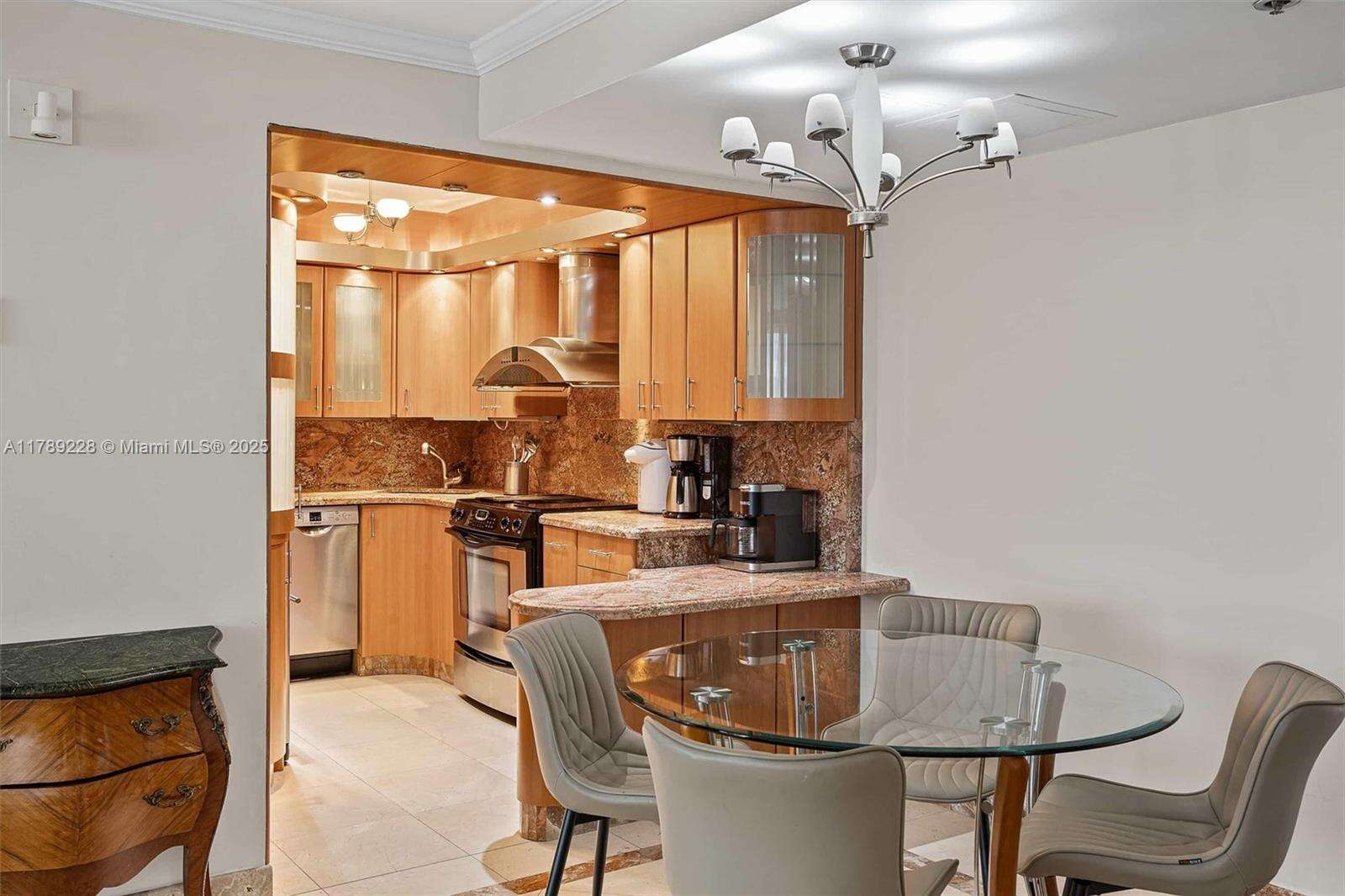 The Alexander at 5225 Collins Ave, Miami Beach, FL 33140 - For Sale photo 10
