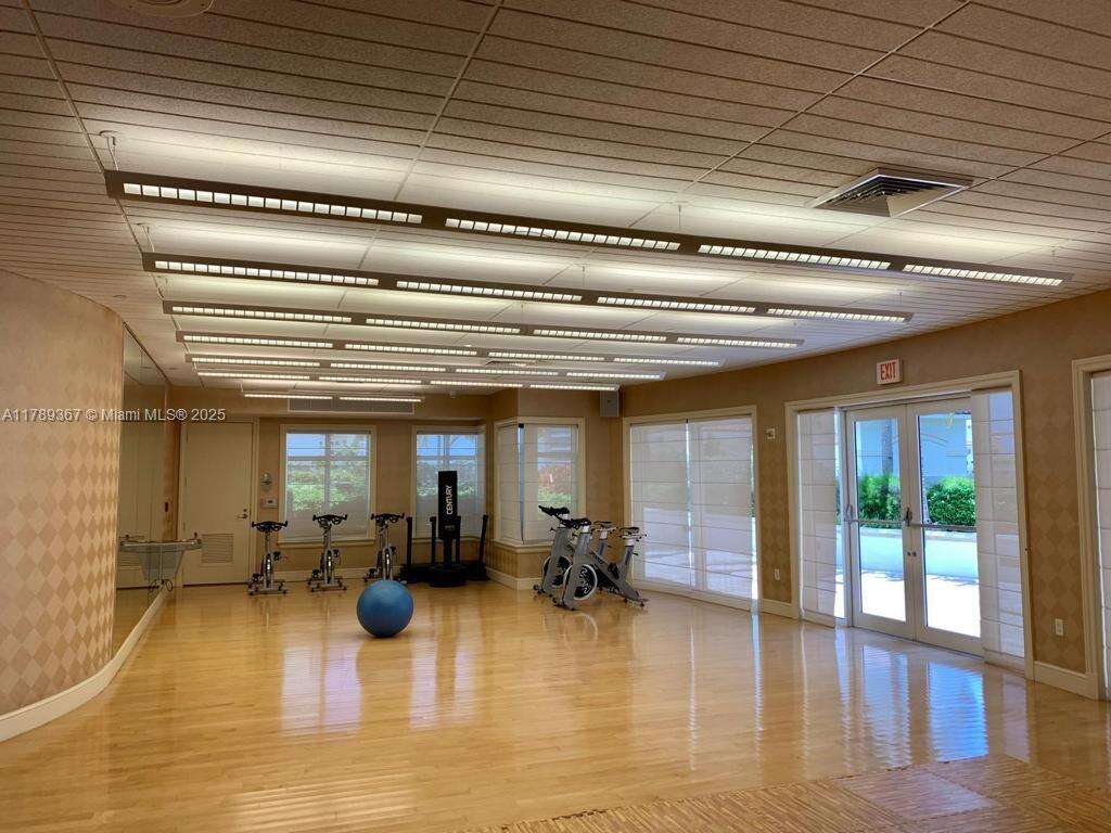 Turnberry Village North at 20000 Country Club Dr, Aventura, FL 33180 - For Sale photo 13