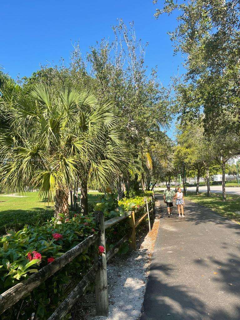 Turnberry Village North at 20000 Country Club Dr, Aventura, FL 33180 - For Sale photo 17
