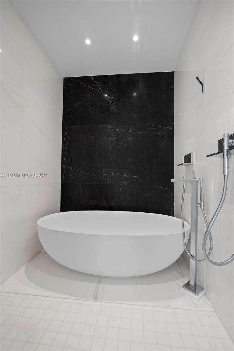 ASTON MARTIN RESIDENCES - 300 Biscayne Blvd Way, Miami, FL 33131 | Picture 29