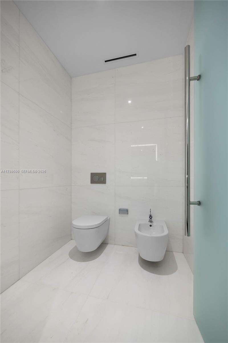 ASTON MARTIN RESIDENCES - 300 Biscayne Blvd Way, Miami, FL 33131 | Picture 30