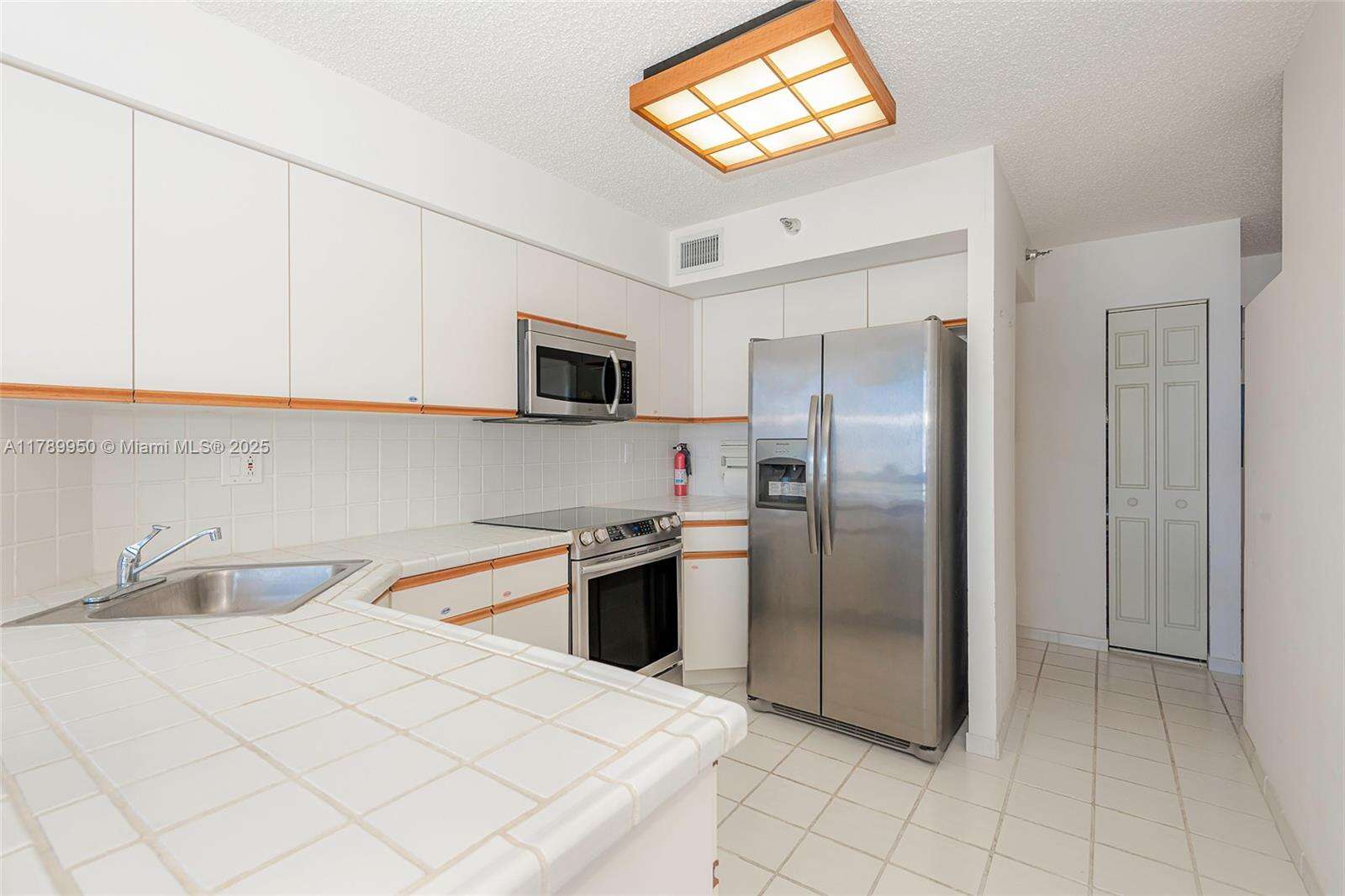 Mystic Pointe Tower 500 at 3530 Mystic Pointe Dr, Aventura, FL 33180 - For Sale photo 14