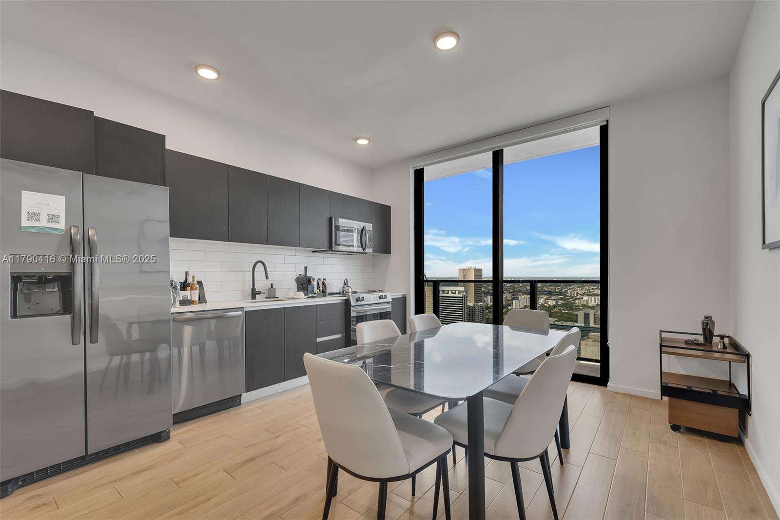 398 NE 5TH STREET - 398 5th St, Miami, FL 33132 | Picture 2