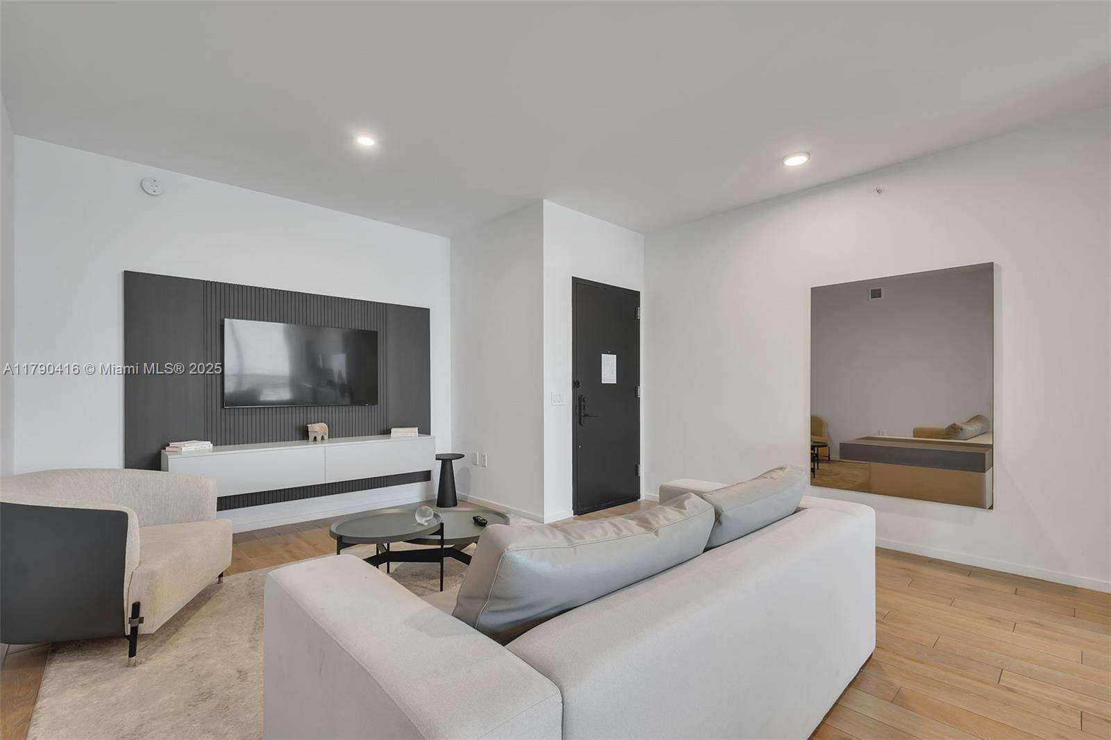 398 NE 5TH STREET - 398 5th St, Miami, FL 33132 | Picture 3