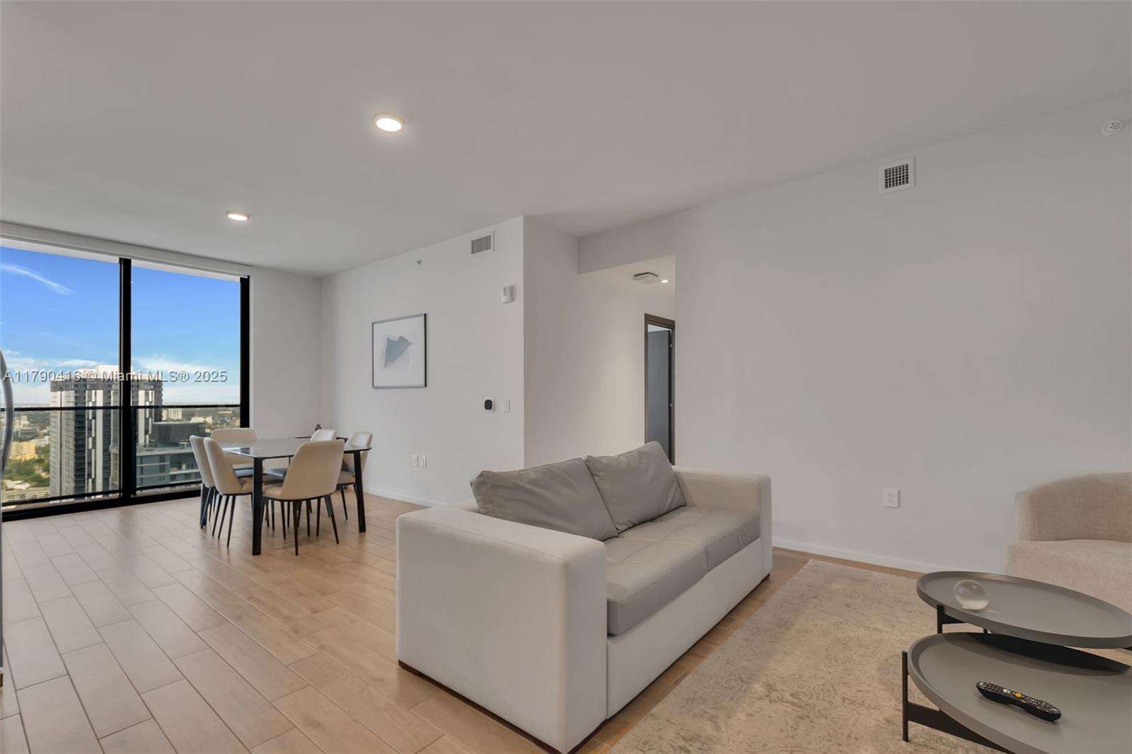 398 NE 5TH STREET - 398 5th St, Miami, FL 33132 | Picture 4