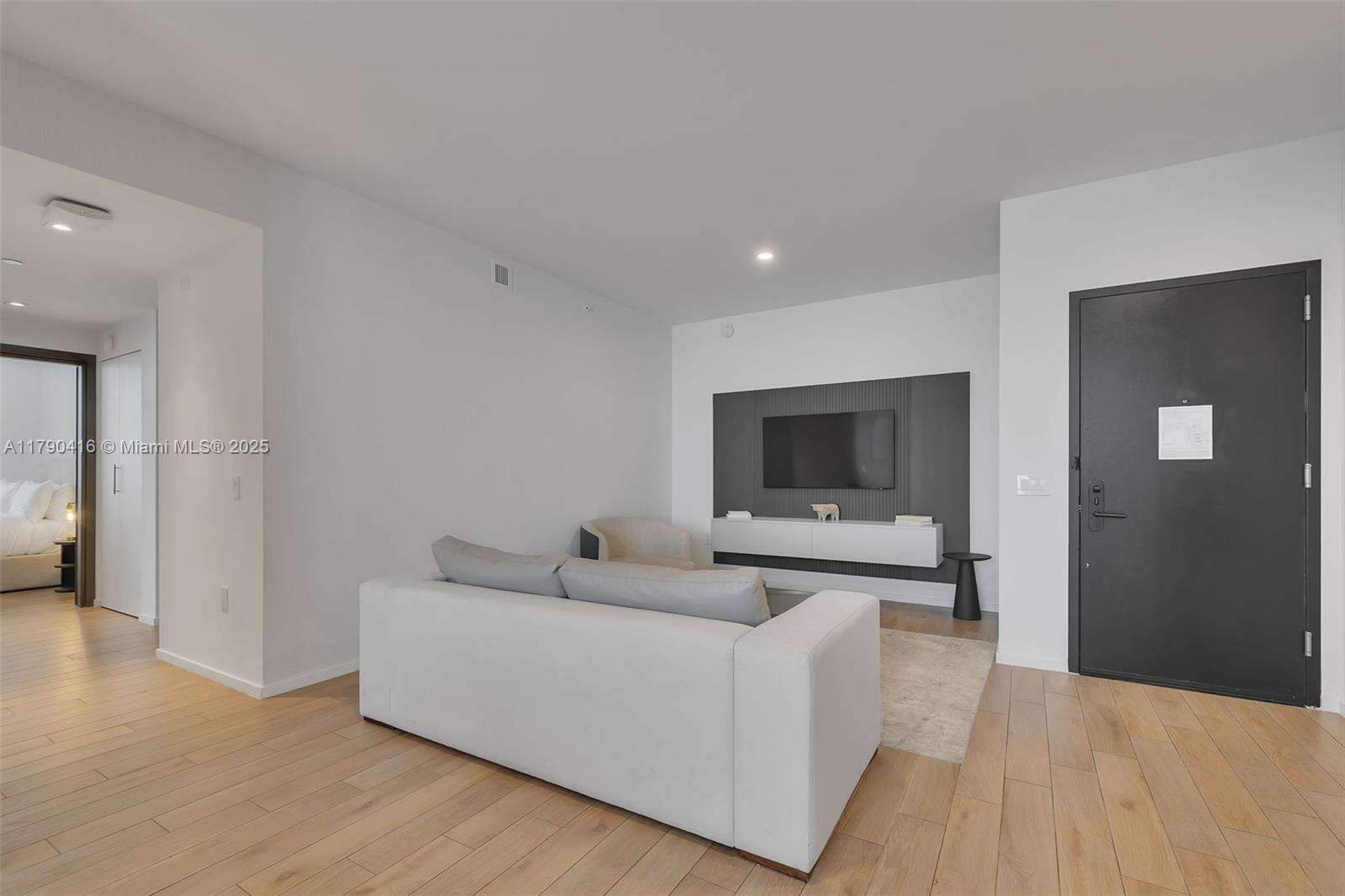 398 NE 5TH STREET - 398 5th St, Miami, FL 33132 | Picture 6