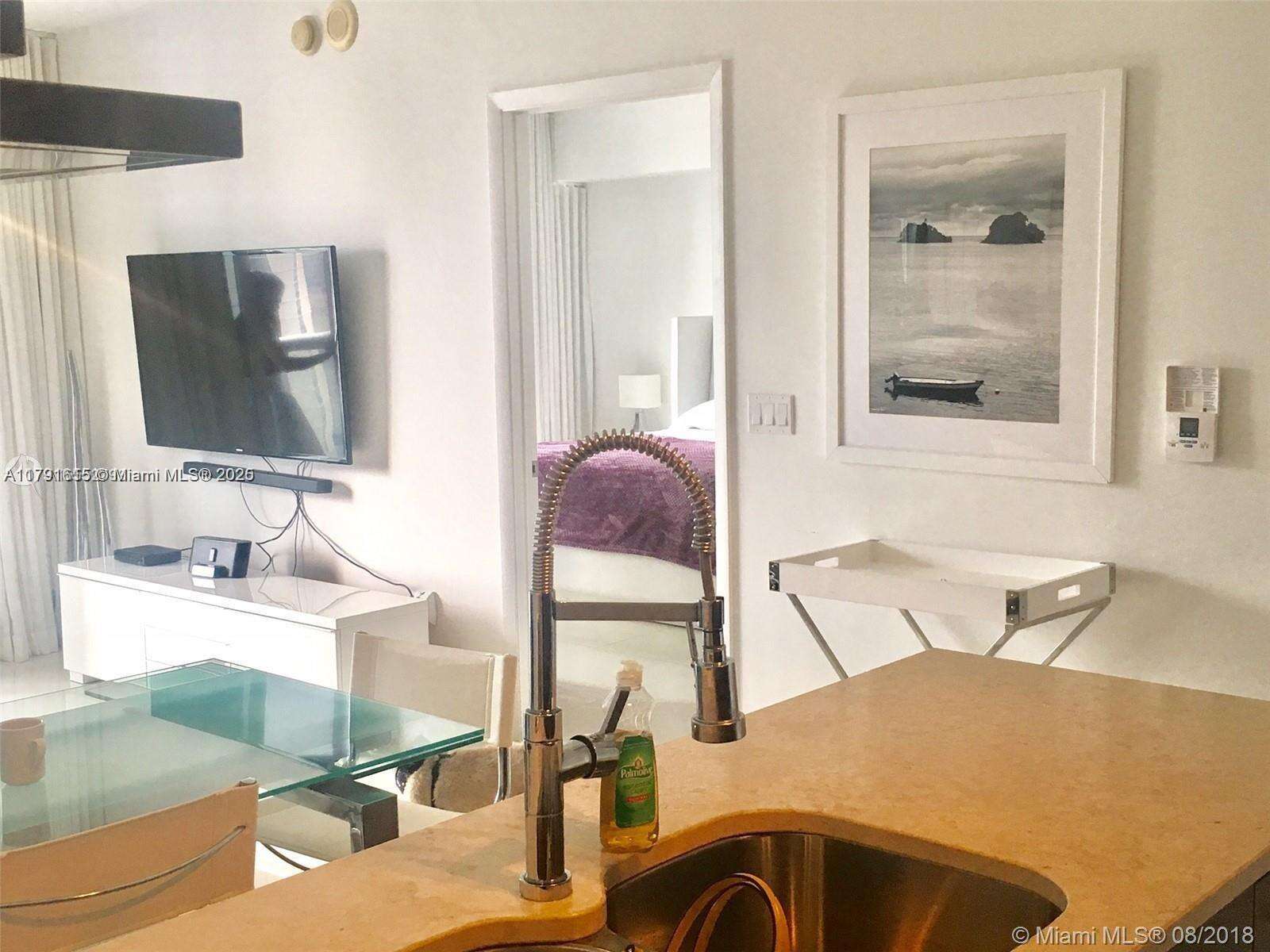 Icon Brickell 3 at 485 Brickell Ave, Miami, FL 33131 - For Sale photo 3