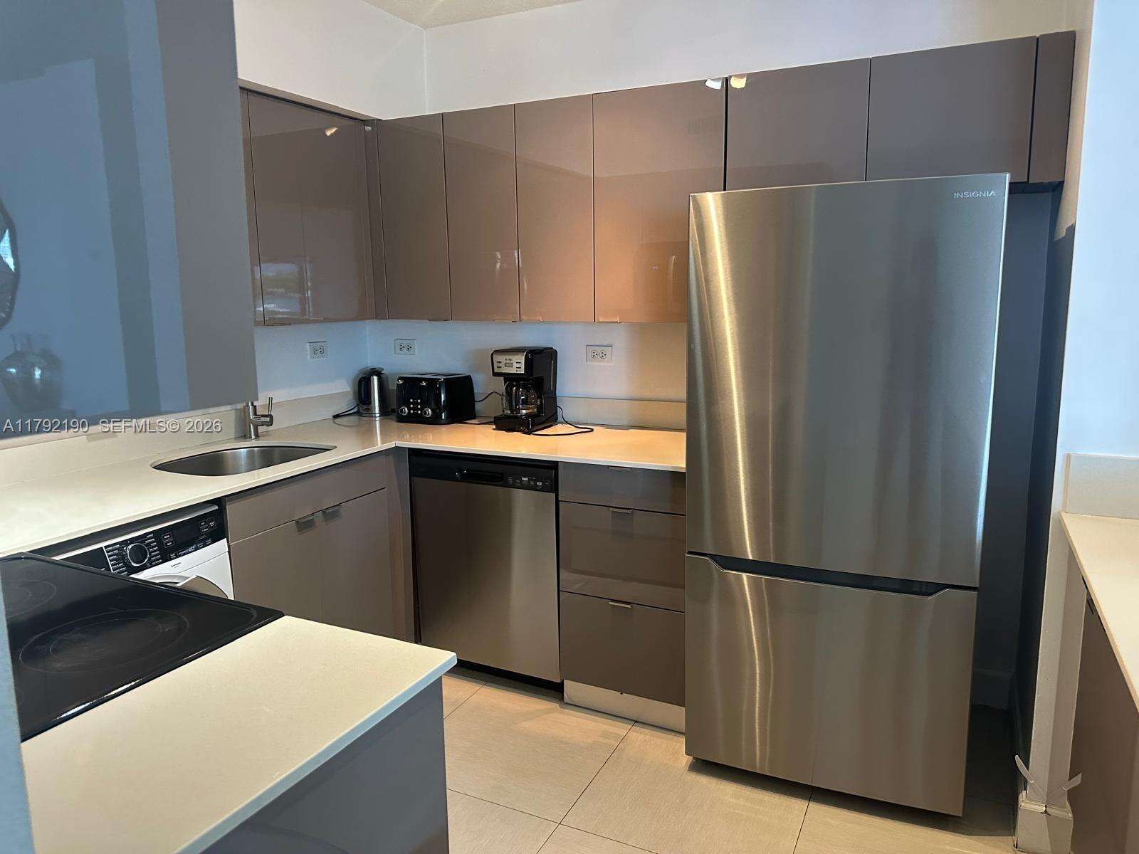 Flamingo South Beach at 1500 Bay Rd, Miami Beach, FL 33139 - For Sale photo 9