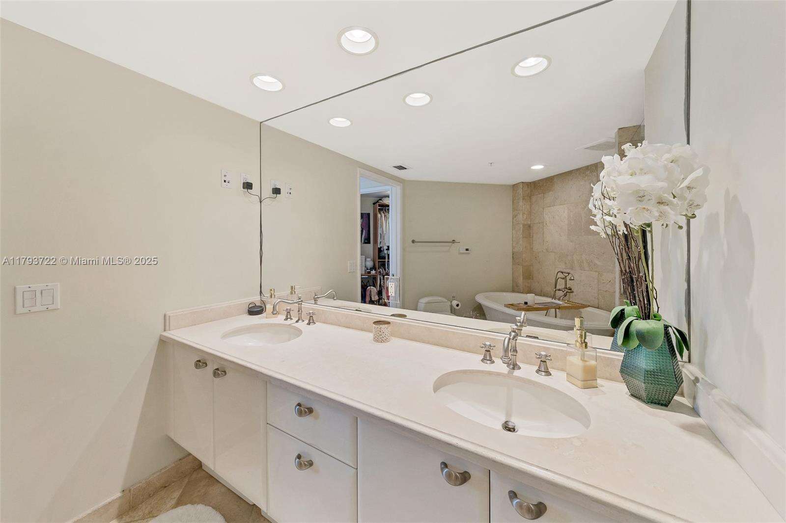 Las Olas River House at 333 Las Olas Way, Fort Lauderdale, FL 33301 - For Sale photo 31