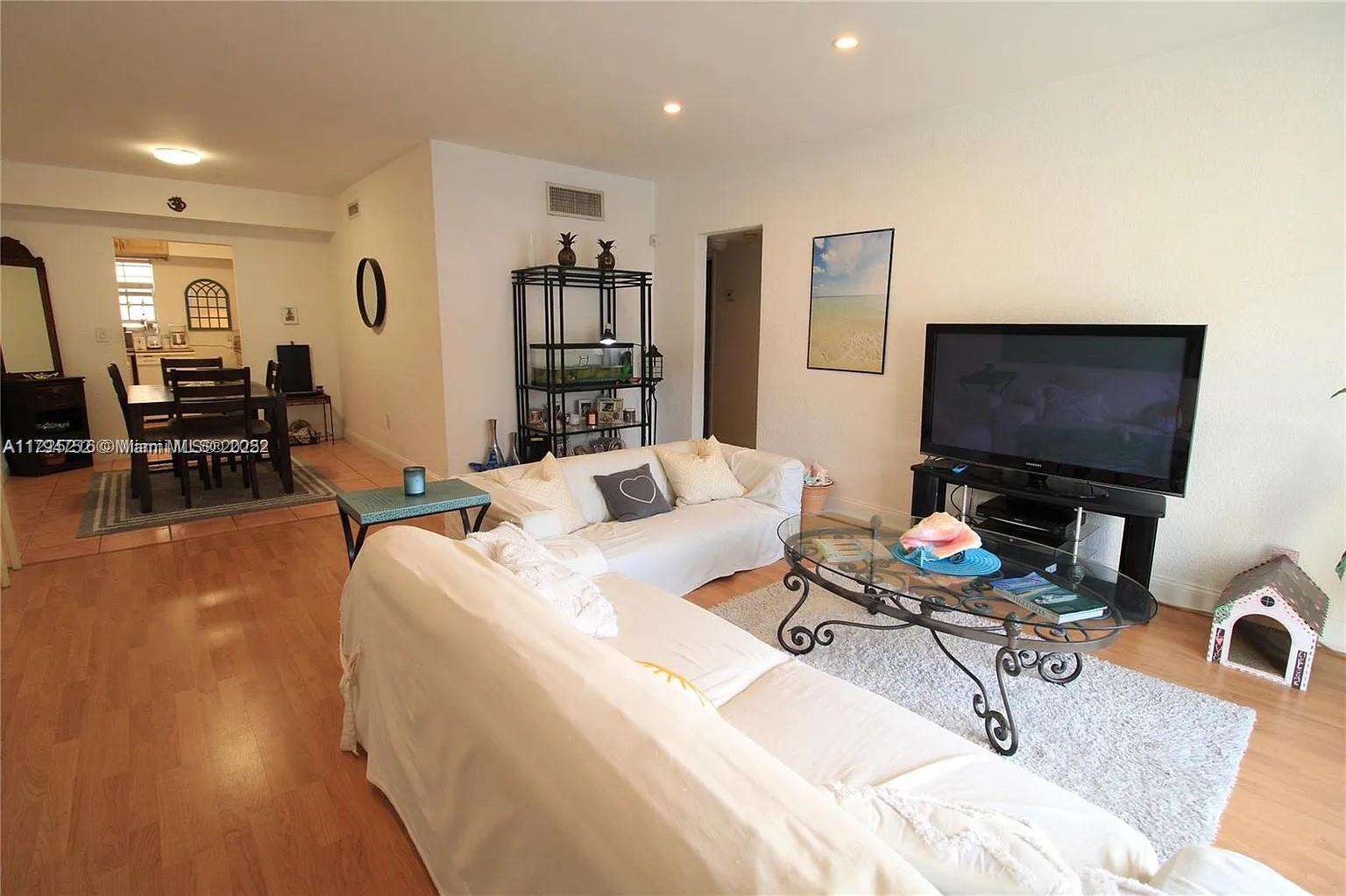 Southern Star Condos for Sale & Rent | Picture 1