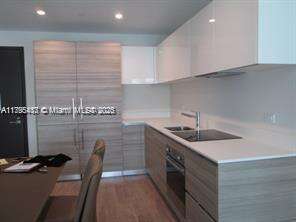 Hollywood, FL 33019 - For Sale photo 14