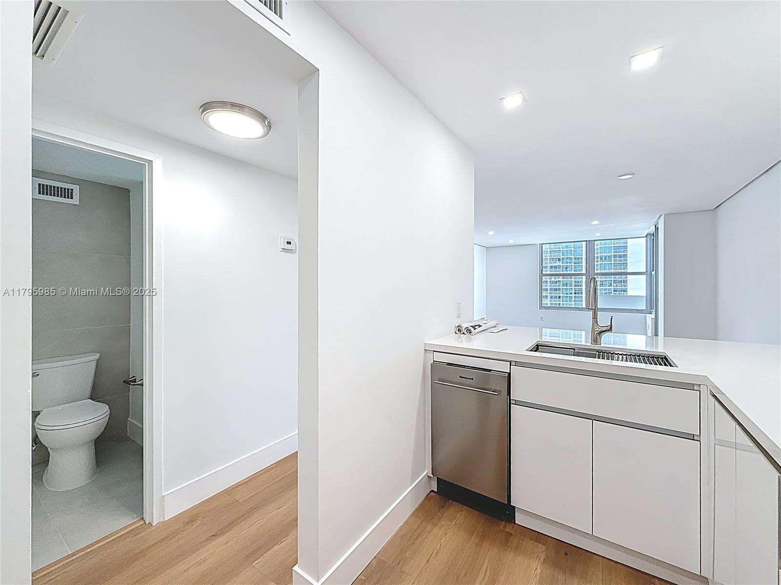 Triton Tower at 2899 Collins Ave, Miami Beach, FL 33140 - For Sale photo 11