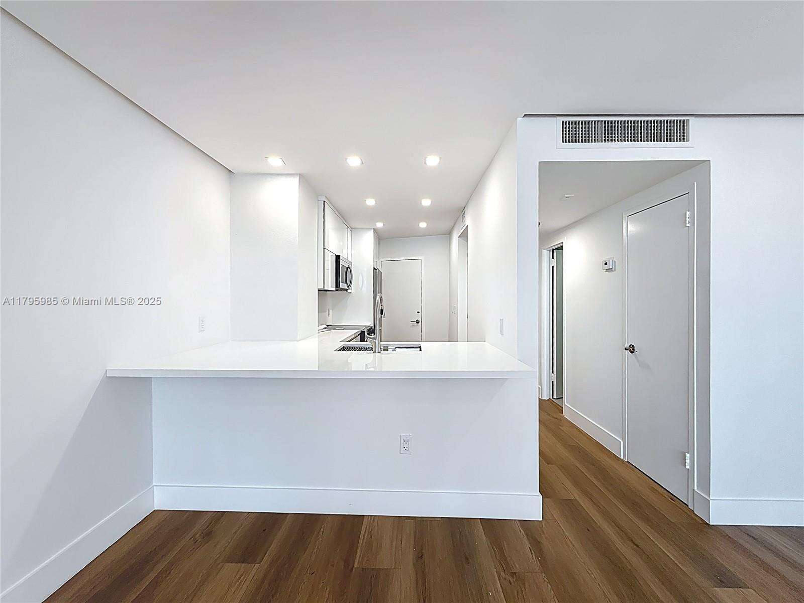 Triton Tower at 2899 Collins Ave, Miami Beach, FL 33140 - For Sale photo 13