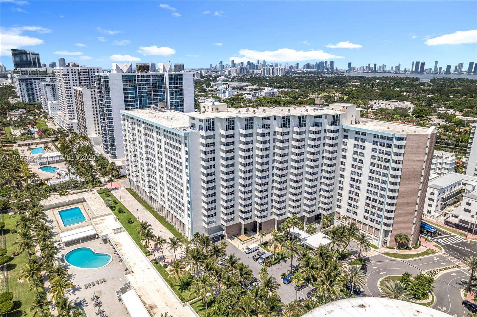 Triton Tower at 2899 Collins Ave, Miami Beach, FL 33140 - For Sale photo 4