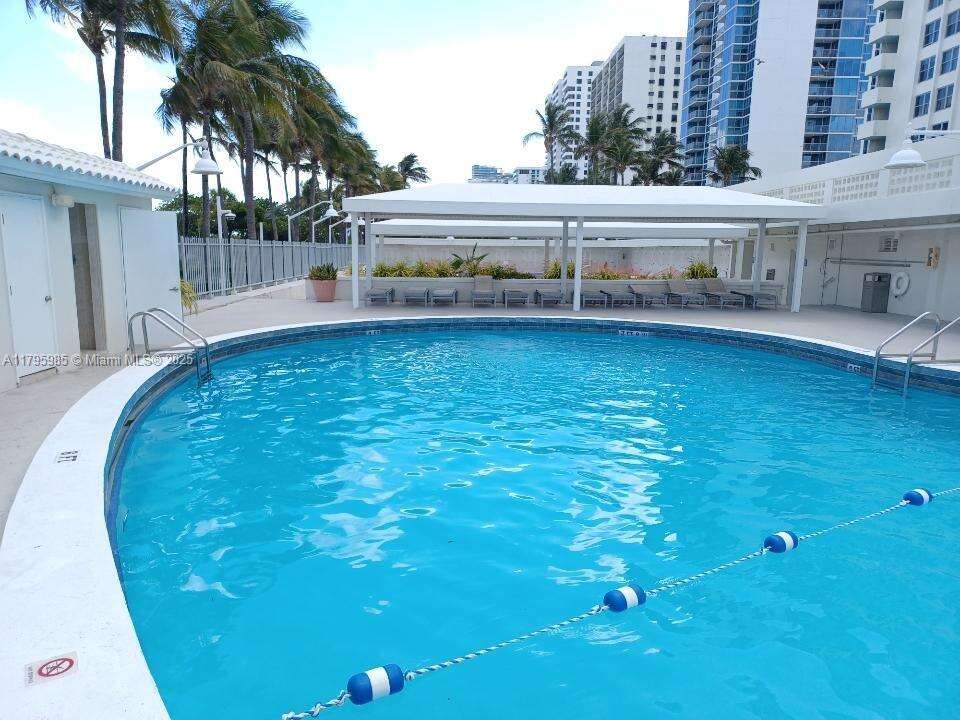 Triton Tower at 2899 Collins Ave, Miami Beach, FL 33140 - For Sale photo 40