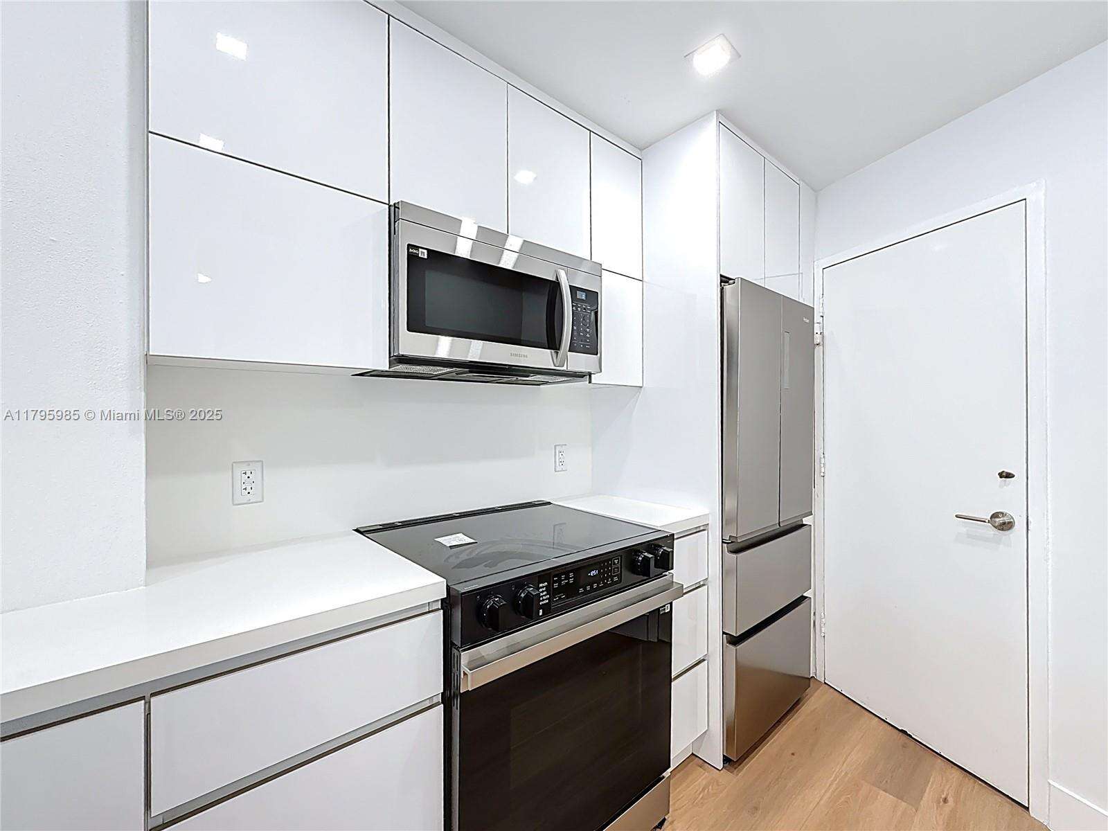 Triton Tower at 2899 Collins Ave, Miami Beach, FL 33140 - For Sale photo 10