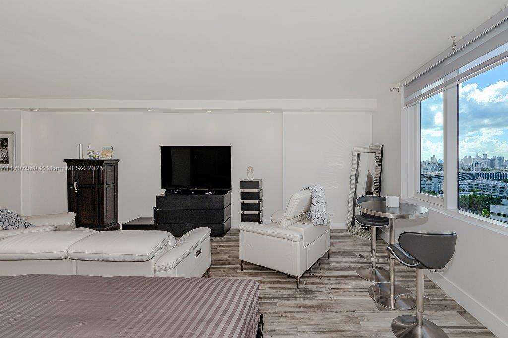 Roney Palace at 2301 Collins Ave, Miami Beach, FL 33139 - For Sale photo 13
