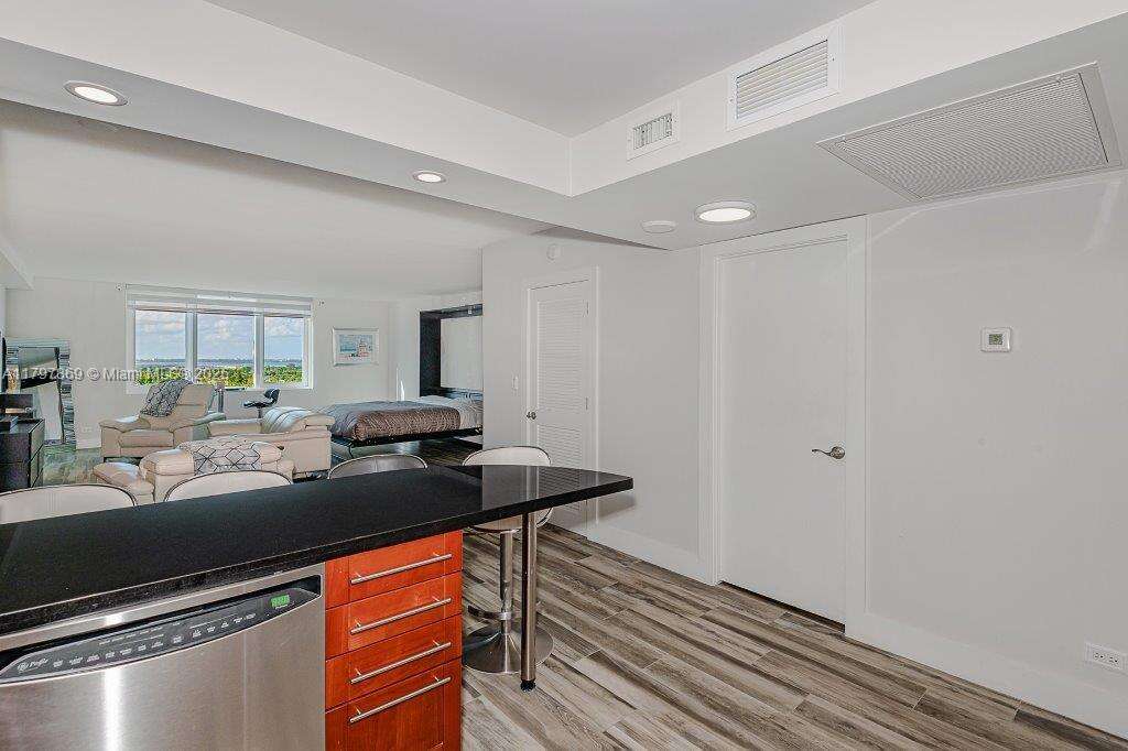 Roney Palace at 2301 Collins Ave, Miami Beach, FL 33139 - For Sale photo 3
