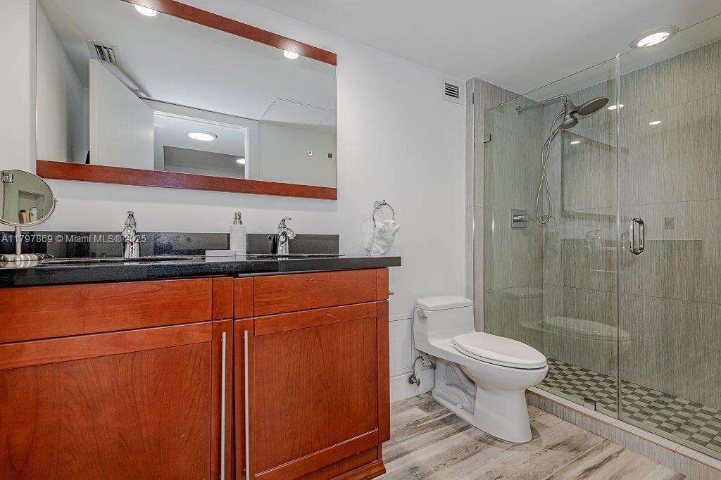 Roney Palace at 2301 Collins Ave, Miami Beach, FL 33139 - For Sale photo 27