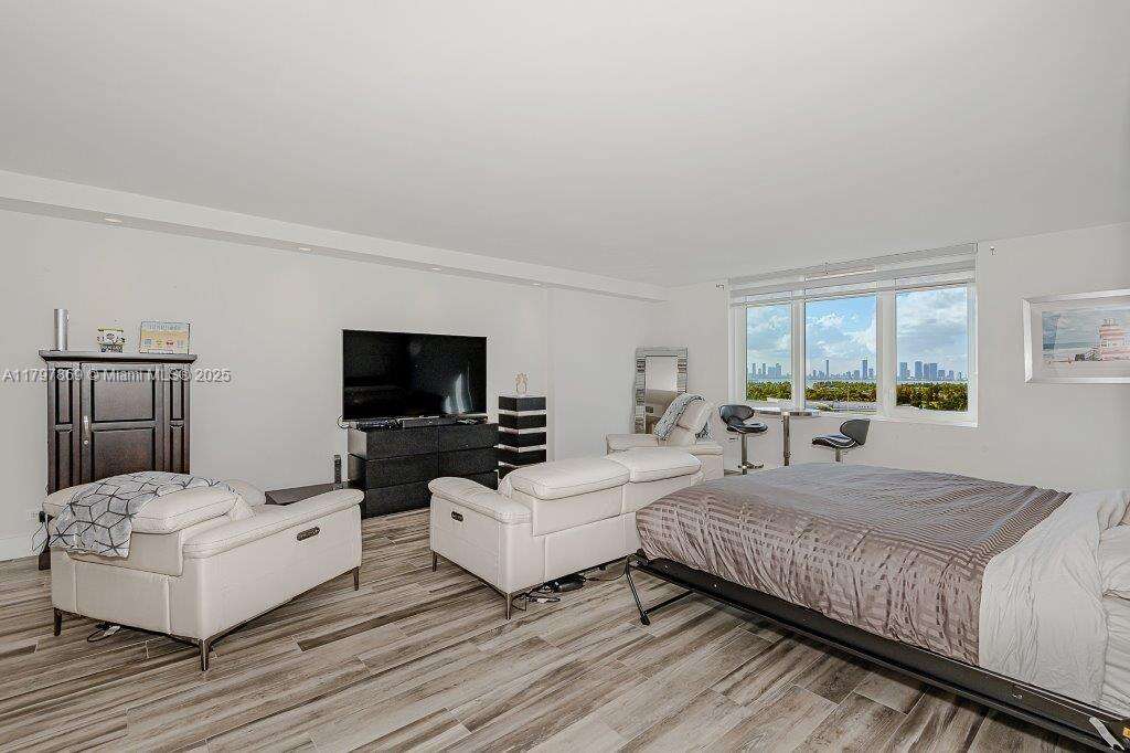 Roney Palace at 2301 Collins Ave, Miami Beach, FL 33139 - For Sale photo 7