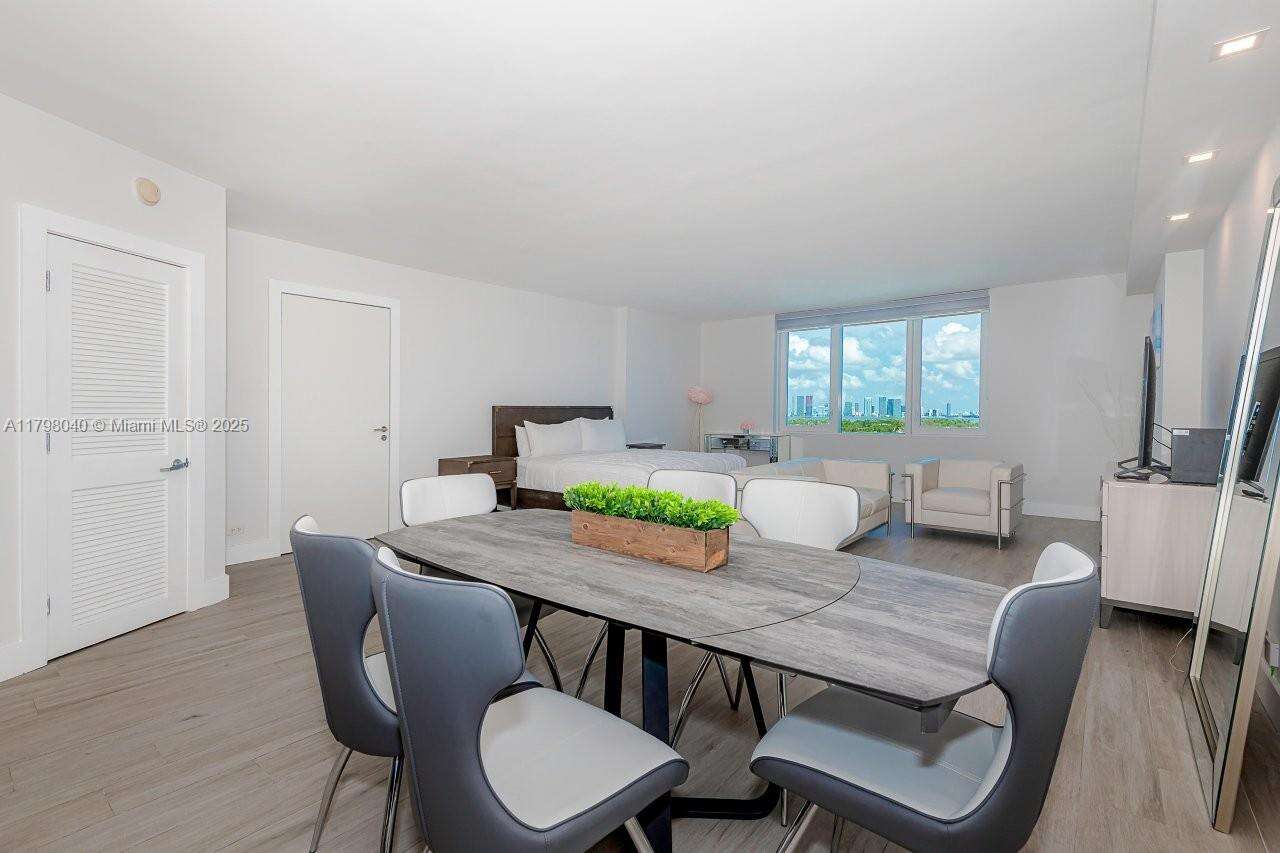 Roney Palace at 2301 Collins Ave, Miami Beach, FL 33139 - For Sale photo 2